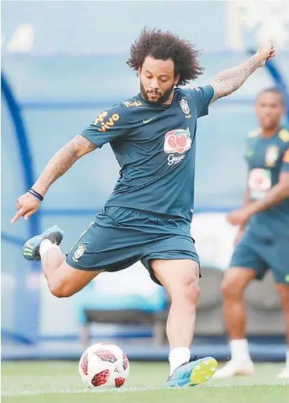  ?? Lucas Figueiredo / cBF ?? Recuperado de problema nas costas, o lateral-esquerdo Marcelo treinou ontem normalment­e