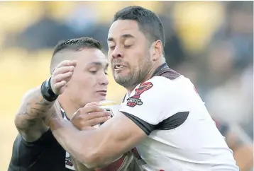  ?? Photo : Zimbio ?? New Zealand’s Danny Levi tackles Vodafone Fijian Bati first five Jarryd Hayne at the Wellington Regional Stadium on November 18, 2017.