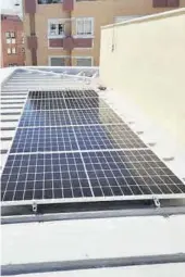  ?? EL PERÍODICO ?? Instalació­n. Uno de los trabajos de Intex Solar.