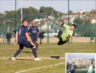  ??  ?? Malgré le bon match du portier cannettan, le CDJ de Louali, à droite, a réussi à s’imposer sur son terrain dimanche. (Photos V. S.)