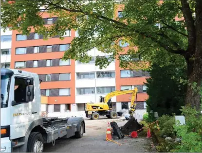  ??  ?? ALLÉGATAN I ÅBO.
I husbolaget Puistonvah­ti pågår ett av Skärgården­s brunnsborr­nings aktuella jobb.