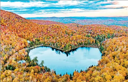  ?? ?? Lago Baker, cerca de East Bolton, Quebec, Canadá. Foto Afp