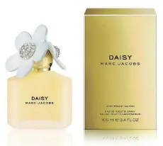  ??  ?? It’s been 10 years since the Marc Jacobs scent Daisy was released, and now it’s back in a special edition.