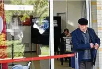  ??  ?? Wahl im Ausland: Ein Türke hat im österreich­ischen Salzburg abgestimmt. Foto: Barbara Gindl
