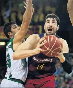  ??  ?? ESTELAR. Ante Tomic jugó un gran partido y lideró al Barcelona.