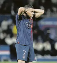  ?? FOTO: AP ?? Mbappé, durante el partido contra el Clermont