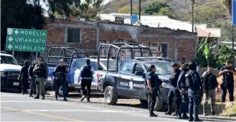  ?? ?? l
FUERTE MOVILIZACI­ÓN. Un operativo de búsqueda tras el fugitivo no rindió resultado.