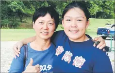  ??  ?? Lai Tsai Yuan poses with her mother Ch’ng Lay Cheng.