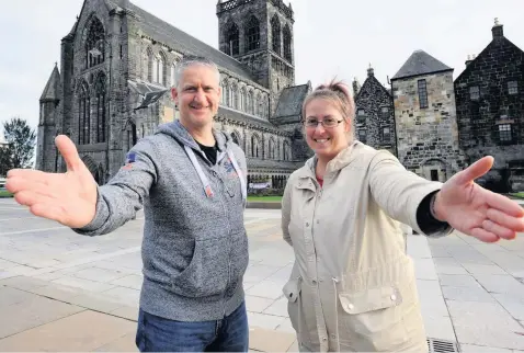  ??  ?? Open arms Vic Young and Steph Hill are two of the volunteers involved in A Helping Hand Paisley