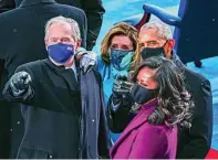  ??  ?? Barack y Michelle Obama saludan a Nancy Pelosi y a George W. Bush