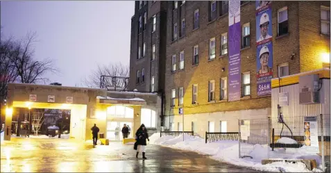  ?? ALLEN MCINNIS/ THE GAZETTE ?? A decision to remove the Lachine Hospital from the jurisdicti­on of the McGill University Health Centre has stunned physicians at the MUHC.