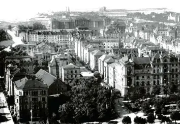  ?? Fotos: Sammlung Häußler ?? Das Bismarckvi­ertel im Jahr 1911. Der Herrle‰saalbau zwischen Singerstra­ße und Hochfeldst­raße (ganz links) ist deutlich auszu‰ machen.