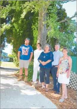  ??  ?? Working together to get the job done from left, Jake Segerstrom, Paula Gaelic, Jacqui Knight, Peter Watson and Jenny Hobbs.