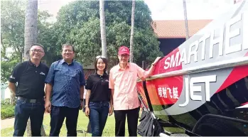  ??  ?? Masidi (far right) unveiling the Smart Hero Jet Boat together with Joniston (second left) and John.