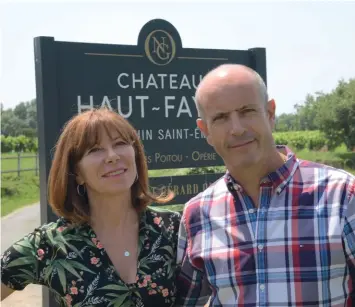  ??  ?? Nathalie et Gérard Opérie ont développé une offre oenotouris­tique très complète au château Haut-Fayan.