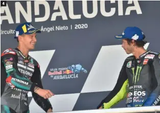  ??  ?? 4 À ce moment, Rossi ne sait pas encore que le jeune Français va lui succéder dans le team Factory. 4