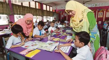  ?? [FOTO HIASAN] ?? Pada dasarnya sistem pendidikan negara sudah mantap dan mampu melahirkan generasi berilmu.