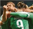  ?? Foto: dpa ?? Max Kruse lässt Werder jubeln.