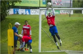  ?? JOsE CORDERO ?? Pemberton estuvo dos procesos como el arquero que compitió con Keylor Navas en la portería de la Selección.