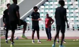  ?? Photograph: Kim Hong-Ji/ ?? Luis Fernando Suárez, looking on at training, will be managing Costa Rica in his third World Cup, having taken Ecuador in 2006 and Honduras in 2014.