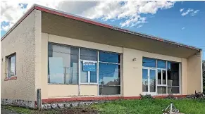  ?? ?? This 1951 roughcast, mono-pitch house in Timaru’s Cain St had long been considered the ‘‘worst house in the street’’.