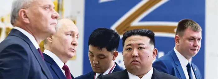  ?? ?? De Russische leider Vladimir Poetin ontving zijn Noord-koreaanse evenknie Kim Jong-un in september vorig jaar op een raketbasis in het uiterste oosten van Rusland.