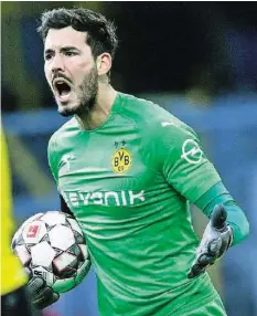  ?? AP ?? Bvb-goalie Roman Bürki verschafft seinem Ärger Luft.