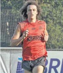  ??  ?? Etapa. David Luiz no halló equipo en Europa y regresó a Brasil al Flamengo.