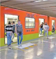  ??  ?? Las mejoras en el STC Metro se reflejarán en el aumento de la capacidad de los trenes y la disminució­n de fallas.