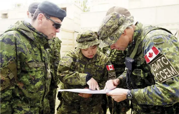 DVIDS - Images - Oregon Army National Guard medevac unit trains with Canadian  armed forces during Maple Resolve 2015 [Image 10 of 15]