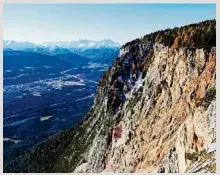  ??  ?? Die Folgen des Bergsturze­s sind bis heute sichtbar