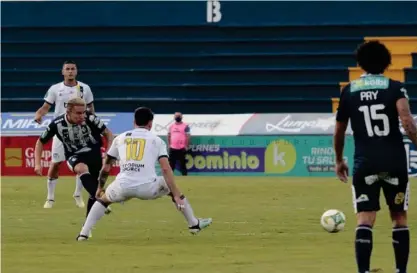  ?? CARTAGINÉS ?? Cartaginés no juega mal, le falta creérsela, algo que sí hizo Guada.