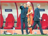  ?? GETTY IMAGES ?? Frank de Boer (left) took over as Holland coach after Ronald Koeman left charge last year to coach Barcelona.