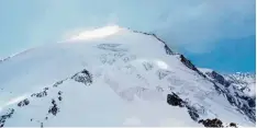  ?? Foto: Kantonspol­izei Wallis, Keystone, dpa ?? Ein schwerer Schneestur­m hatte die Alpinisten am Berg Pigne d’Arolla im Kanton Wallis überrascht.