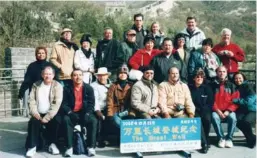  ?? AGUAS PROFUNDAS ?? En el 2002, doña Virginia llevó a un grupo de sus clientes a conocer China. Fue una experienci­a inolvidabl­e.