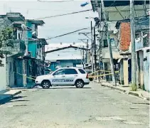  ?? CORTESÍA CHRISTIAN VERA ?? ► En varios sectores de Guayaquil pacientes con síntomas respirator­ios relacionad­os con el COVID-19 mueren en casa.