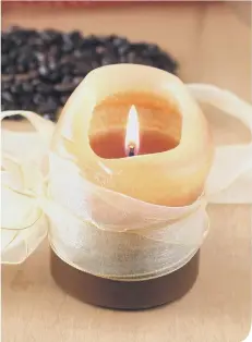  ??  ?? Create a relaxing mood with scented candles.