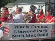  ?? KEVIN MARTIN — THE MORNING JOURNAL ?? Vermilion’s Linwood Park hosted it’s 32nd annual Independen­ce Day parade extravagan­za.