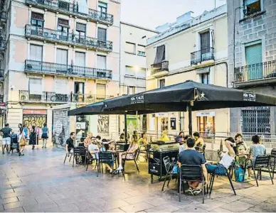  ?? Llibert Teixidó ?? Places com la de la Revolució, a Gràcia, són considerad­es zones acústicame­nt tensionade­s