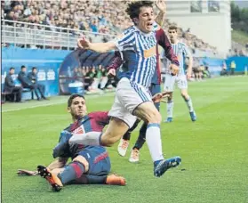  ?? FOTO: LUIS M. UNCITI ?? Eibar y Real Sociedad disputaron un derbi al que le faltó casi de todo