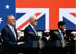  ?? Foto: Denis Poroy, AP/NTB ?? ⮉ Australias statsminis­ter Anthony Albanese, USAs president Joe Biden og Storbritan­nias statsminis­ter Rishi Sunak bekrefter AUKUS-samarbeide­t i San Diego i mars i år.