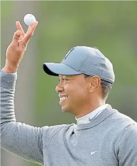  ?? AFP ?? Feliz. Así lució Tiger Woods durante su gran torneo en Palm Harbor.