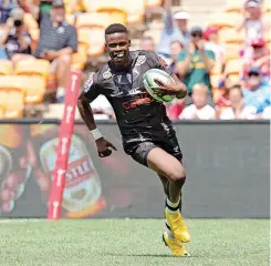  ?? SAMUEL SHIVAMBU BackpagePi­x ?? SHARKS fullback Aphelele Fassi has played his way into the Bok frame. |