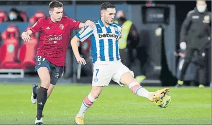  ?? FOTO: EFE ?? Lucas Pérez, en un momento del paritdo ante Osasuna En El Sadar anotó su, por el momento, último gol con la camiseta blanquiazu­l