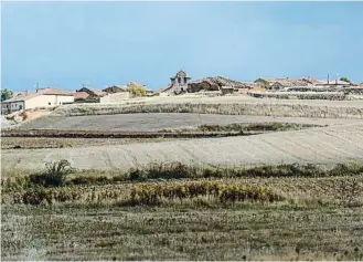  ?? ?? Paisatge de Villanueva de Gormaz, a la província de Sòria