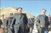  ?? AP ?? Moon Jaein (right) and Kim Jong Un visit Mount Paektu.