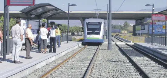  ?? Foto: Nicolas Hock ?? Weniger als sechs Jahre – von Oktober 2006 bis Juni 2012 – fuhr die Tram zwischen Vélez-Málaga und Torre del Mar.