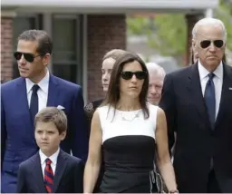  ?? ARCHIVO ?? Joe Biden en las honras fúnebres de su hijo Beau, en 2015. A la izquierda, Hunter Biden y Hallie, la viuda de Beau.