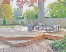  ??  ?? One of the key selling points of the home was the backyard deck. It’s a welcoming place to recharge.