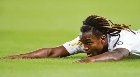  ?? Foto:Tim Groothuis, Witters ?? Renato Sanches und der FC Bayern – diese Verbindung schien vom ersten Tag an nicht zu funktionie­ren. Nach drei Jahren, die er vornehmlic­h auf der Bank, der Tribüne und als Leihspiele­r verbracht hat, wechselt das ehemalige Super-Talent zum OSC Lille.